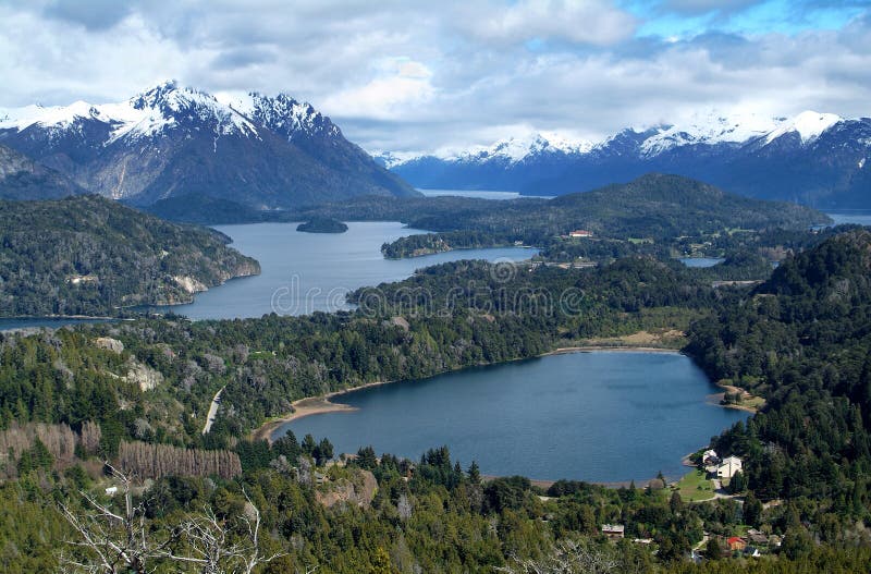 Vista sul lago Nahuel Huapi immagine stock Vista sul lago Nahuel Huapi immagine stock
