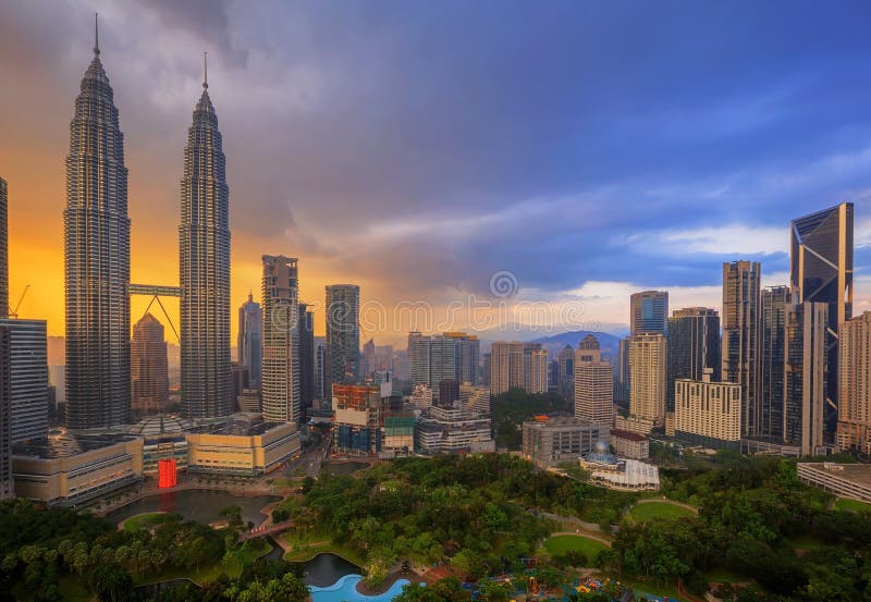 Vista superior del parque en la ciudad de Kuala Lumper imágenes de archivo libres de regalías Vista superior del parque en la ciudad de Kuala Lumper imágenes de archivo libres de regalías