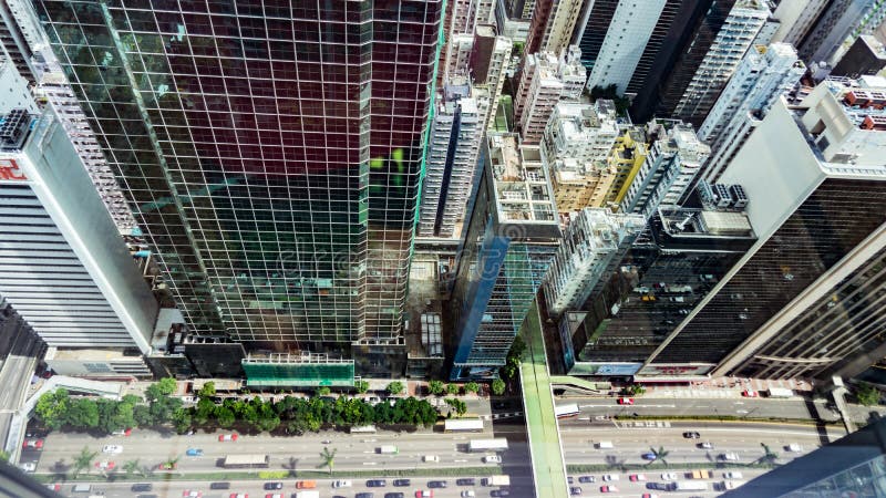 Vista superiore dei grattacieli in una grande città Finanziario e centri di affari in Hong Kong fotografie stock libere da diritti Vista superiore dei grattacieli in una grande città Finanziario e centri di affari in Hong Kong fotografie stock libere da diritti