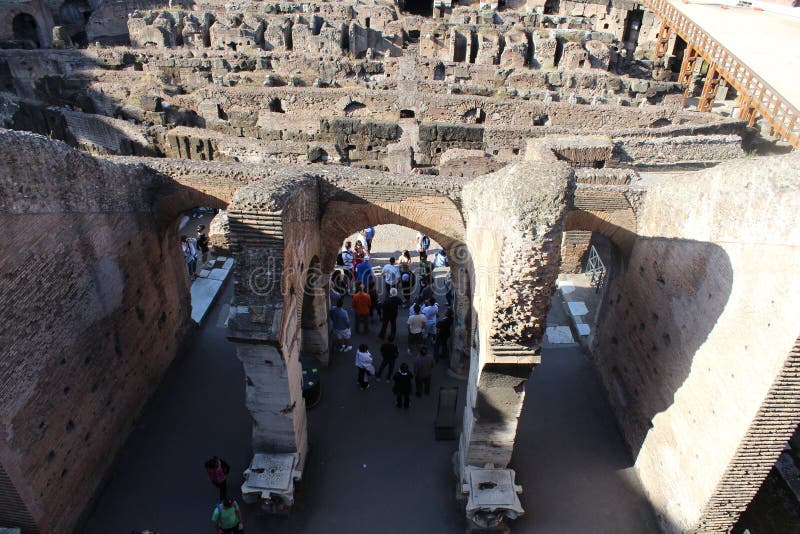 Vistas interiores de Colosseum, Roma