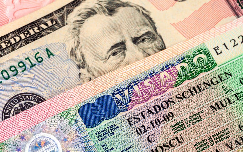Visto di Schengen in passaporto e soldi