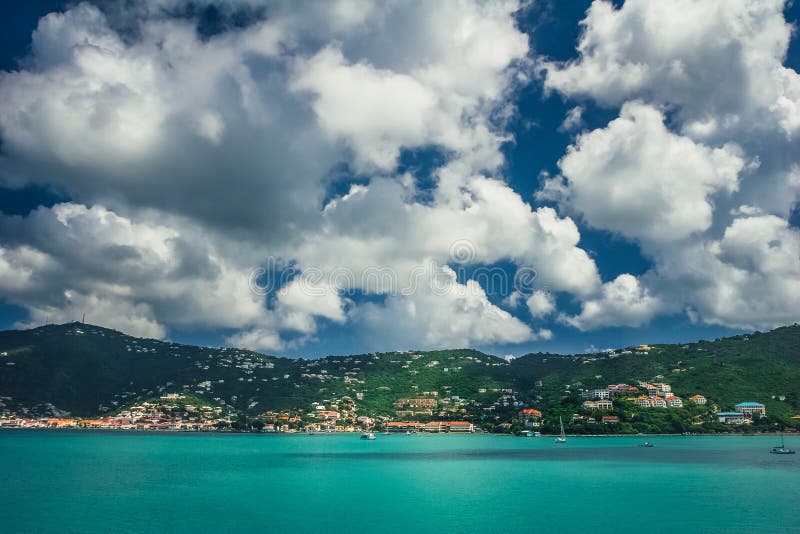 Visualizzazione sulla laguna/porta Charlotte Amalie in San Tommaso immagini stock Visualizzazione sulla laguna/porta Charlotte Amalie in San Tommaso immagini stock