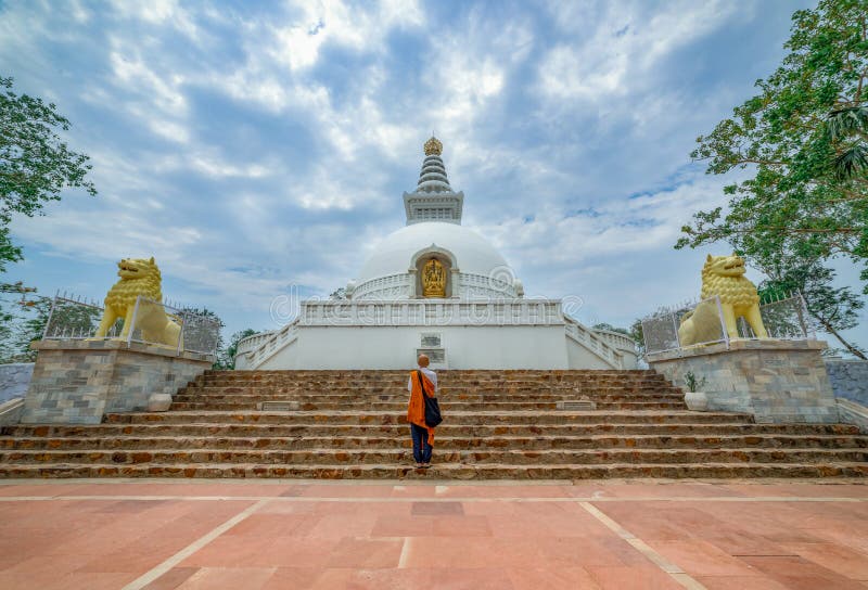 Viswa Shanti Stupa Rajgir, Bihar, Indien fotografering för bildbyråer