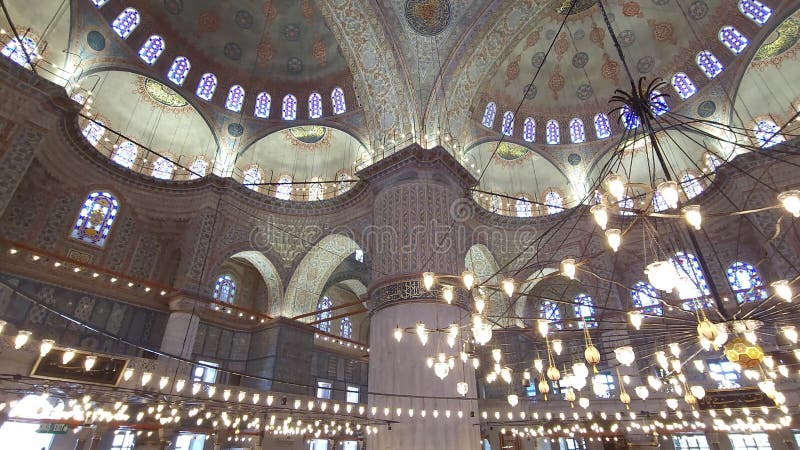 Visão do sultão interior sobre a mesquita também conhecida como mesquita azul