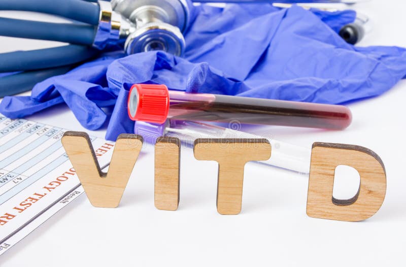 Vit D维生素D首字母缩略词或简称诊断或医学实验室测试照片概念 词Vit D是sa血液背景 免版税库存图片 Vit D维生素D首字母缩略词或简称诊断或医学实验室测试照片概念 词Vit D是sa血液背景 免版税库存图片