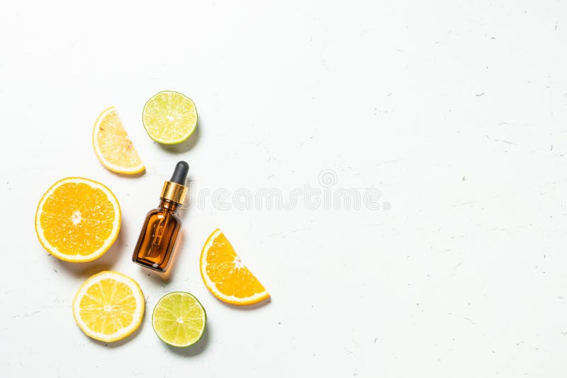 Vitamina c. produtos cosméticos e citrinos frescos.