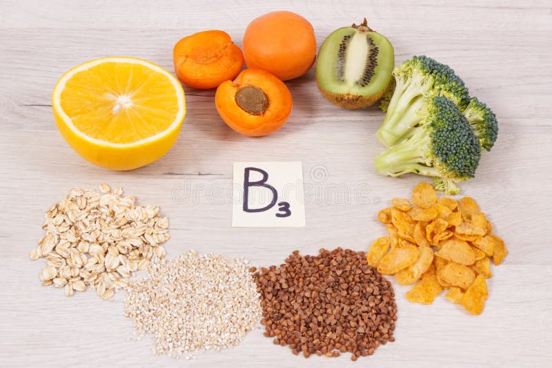 Vitamina que contiene B3 de la consumici?n nutritiva y otros minerales, concepto sano de la nutrici?n