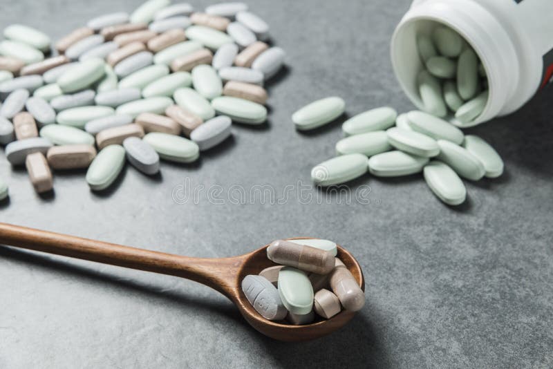 Vitaminepillen stock afbeeldingen Vitaminepillen stock afbeeldingen