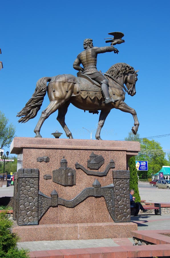 vitebsk-belarus-may-monument-to-prince-olgerd-184483162.jpg