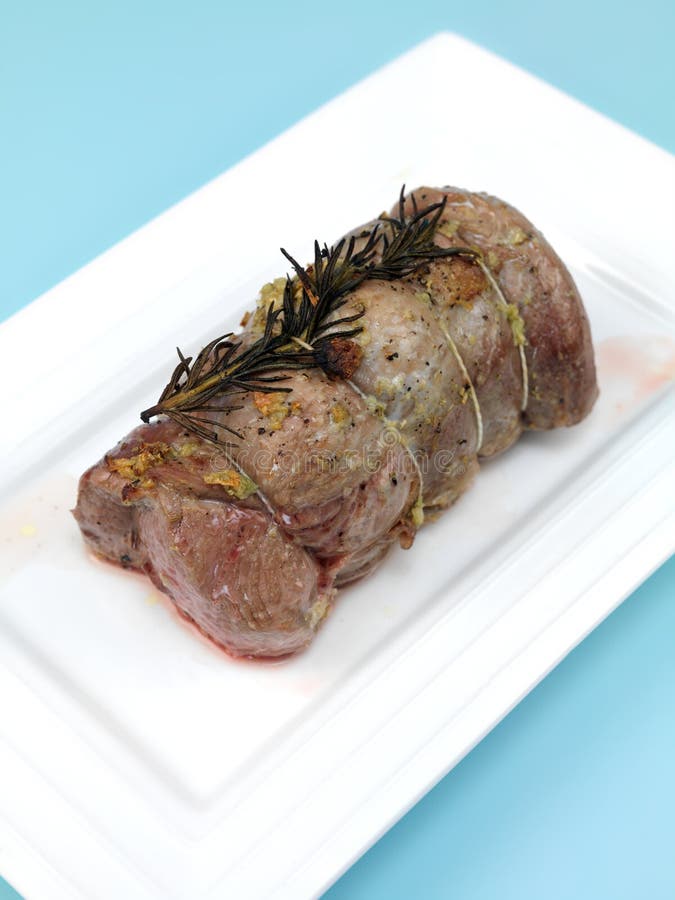 Vitello crudo arrosto fotografia stock libera da diritti