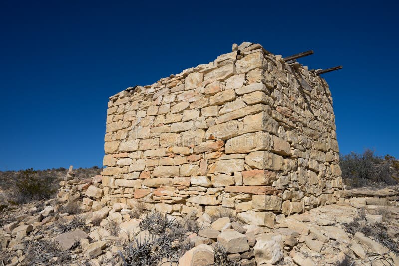 Casa Abandonada De La Piedra Caliza En El Pueblo Fantasma Tejas Del