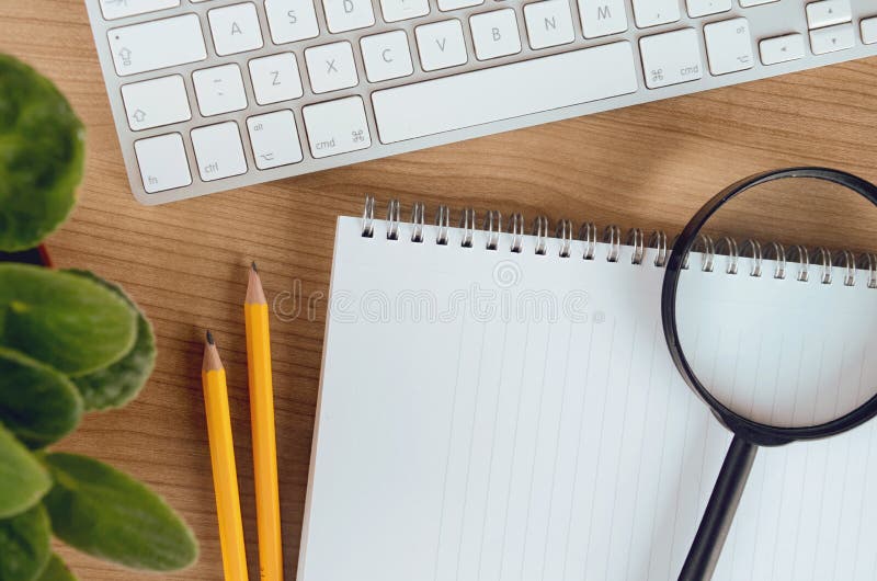 Vizualizare de mai sus în spațiul de lucru Office royalty free stock image