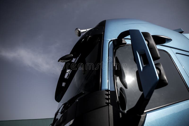Vizualizare nouă, modernă, detaliată a cabinei camionului royalty free stock photos