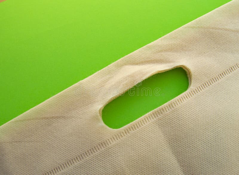 Vlak leg exemplaarruimte Het gebruiken van zachte opnieuw te gebruiken milieuvriendelijke zakken in plaats van plastic zakken, na stock afbeeldingen Vlak leg exemplaarruimte Het gebruiken van zachte opnieuw te gebruiken milieuvriendelijke zakken in plaats van plastic zakken, na stock afbeeldingen