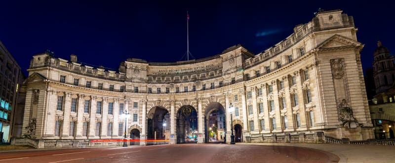 Voûte d'Amirauté, un bâtiment de point de repère à Londres photographie stock Voûte d'Amirauté, un bâtiment de point de repère à Londres photographie stock