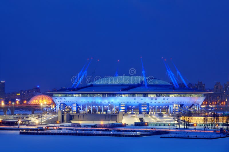 Voetbalstadion in St. Petersburg, Rusland voor Voetbalwereldbeker royalty-vrije stock afbeelding Voetbalstadion in St. Petersburg, Rusland voor Voetbalwereldbeker royalty-vrije stock afbeelding