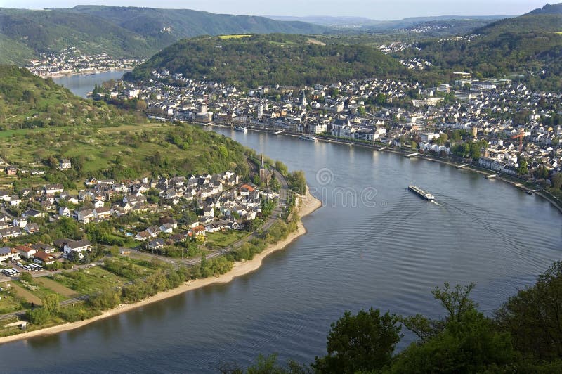 Vogelperspektive der Stadt Boppard und des Flusses Rhein