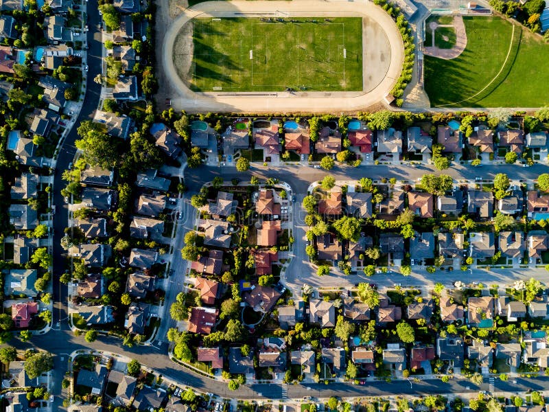 Vogelperspektive des Stadions umgeben durch die Häuser stockfotos Vogelperspektive des Stadions umgeben durch die Häuser stockfotos