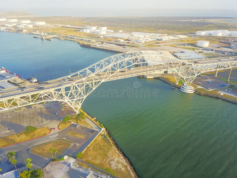 Vogelperspektive-Korpus Christi Harbor Bridge im Hafen von Korpus C stockbild Vogelperspektive-Korpus Christi Harbor Bridge im Hafen von Korpus C stockbild