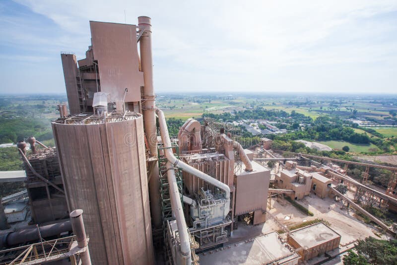 Vogelperspektive, Landschaft der Zementfabrik, Dorf und Reisfelder Helles Tageslicht stockfotos Vogelperspektive, Landschaft der Zementfabrik, Dorf und Reisfelder Helles Tageslicht stockfotos