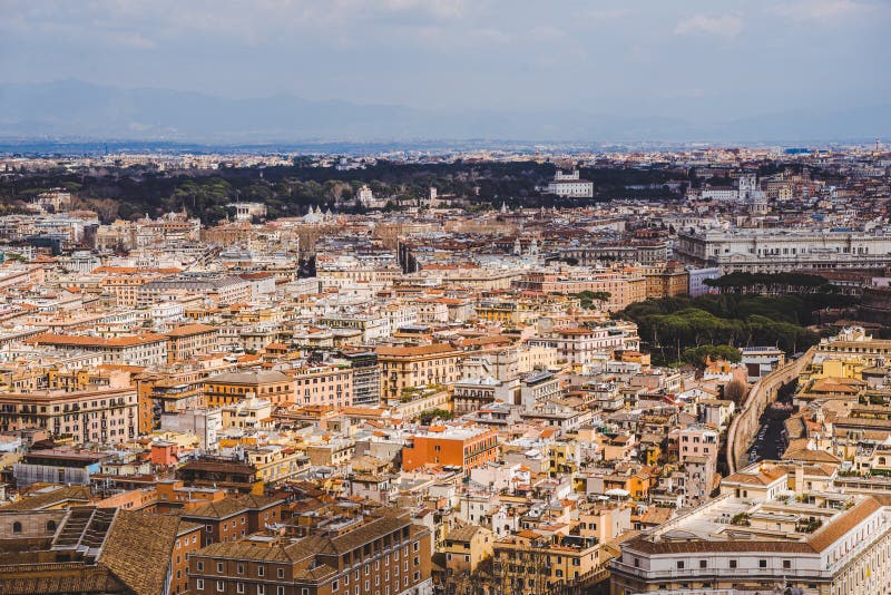 Vogelperspektive von alten Gebäuden stockbild