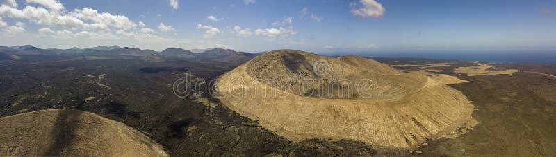 Vogelperspektive von Timanfaya, Nationalpark, Kessel-BLANCA, Panoramablick von Vulkanen Lanzarote, Kanarische Inseln, Spanien lizenzfreie stockfotos Vogelperspektive von Timanfaya, Nationalpark, Kessel-BLANCA, Panoramablick von Vulkanen Lanzarote, Kanarische Inseln, Spanien lizenzfreie stockfotos