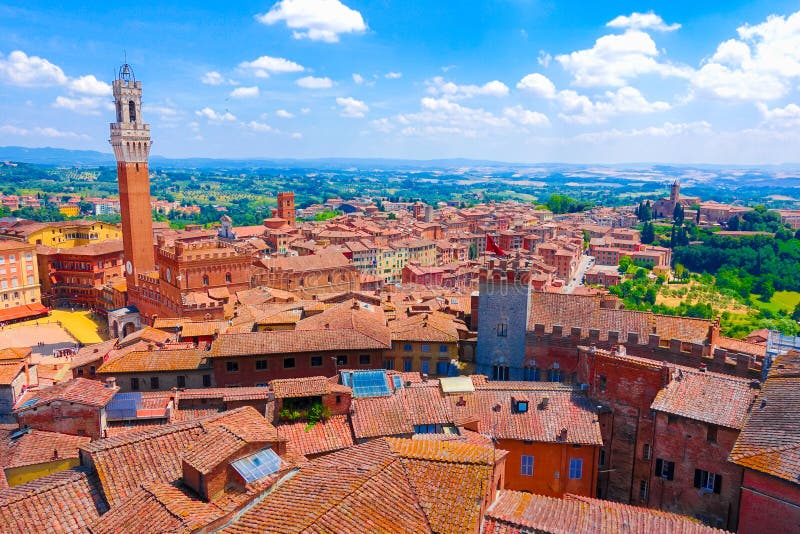 Vogelperspektive über der alten Stadt von Siena, Italien stockbilder Vogelperspektive über der alten Stadt von Siena, Italien stockbilder
