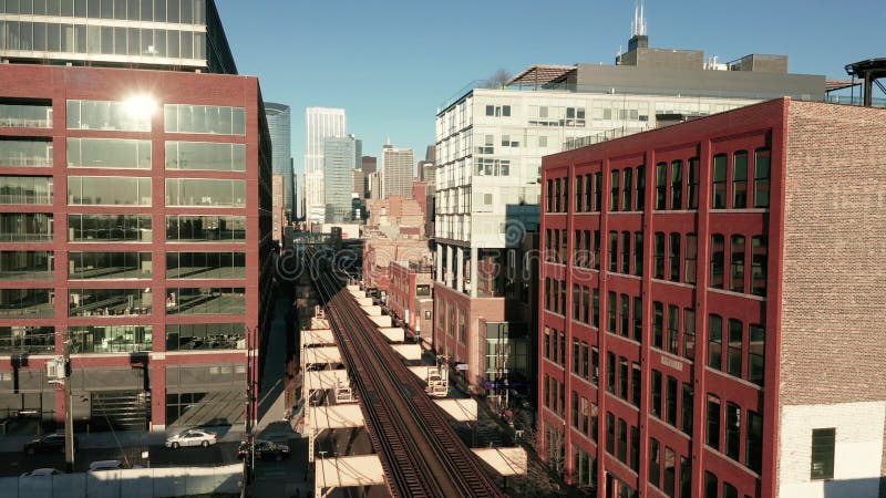 Vogelperspektivezug, der errichtendes Stadtzentrum Chicago Illinois führt