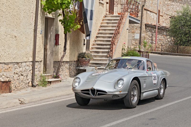 Voiture Alfa Romeo de concept de vintage Sportiva 2000 photographie stock libre de droits Voiture Alfa Romeo de concept de vintage Sportiva 2000 photographie stock libre de droits