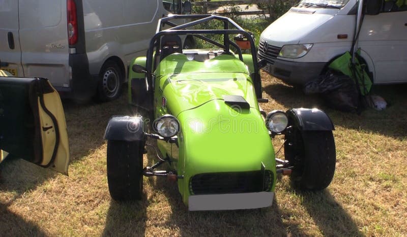 Voiture de course verte de kit pour la mont?e ascendante photo stock Voiture de course verte de kit pour la mont?e ascendante photo stock