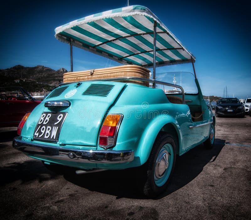 Voiture de vintage de Fiat 500 photos stock