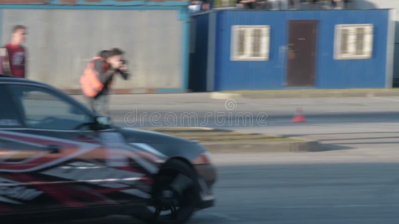 Voitures concurrençant dans la dérive banque de vidéos