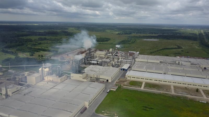 Volando sobre una fÃ¡brica de combustible