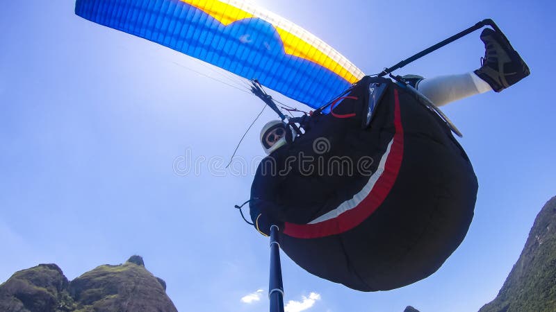 Volant en Rio de Janeiro, le Brésil Amérique du Sud photo libre de droits Volant en Rio de Janeiro, le Brésil Amérique du Sud photo libre de droits