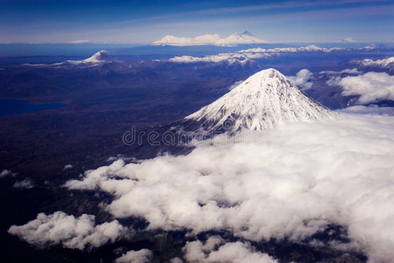 Volcan dans le Kamtchatka photos stock Volcan dans le Kamtchatka photos stock