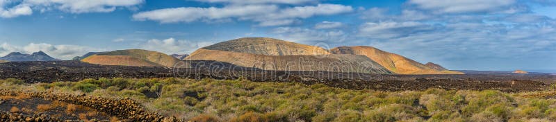 Řetěz sopek na národní park Timanfaya na Lanzarote, Kanárské ostrovy, Španělsko.