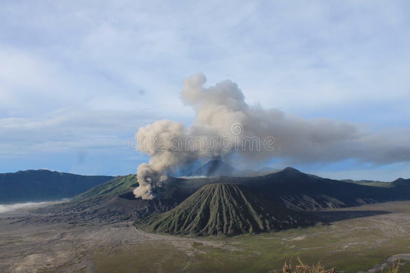 Volcano Mount Bromo Eruption, Java Indonesia orientale immagine stock Volcano Mount Bromo Eruption, Java Indonesia orientale immagine stock