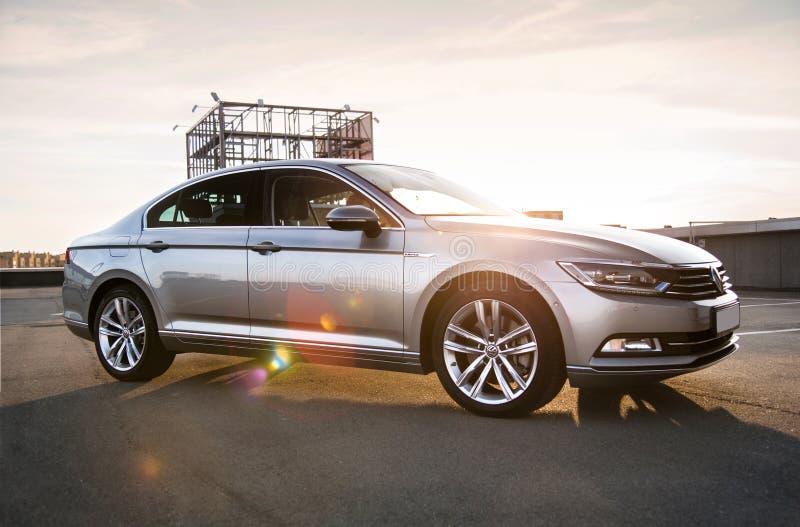 Volkswagen passat b8 royalty-vrije stock afbeeldingen Volkswagen passat b8 royalty-vrije stock afbeeldingen