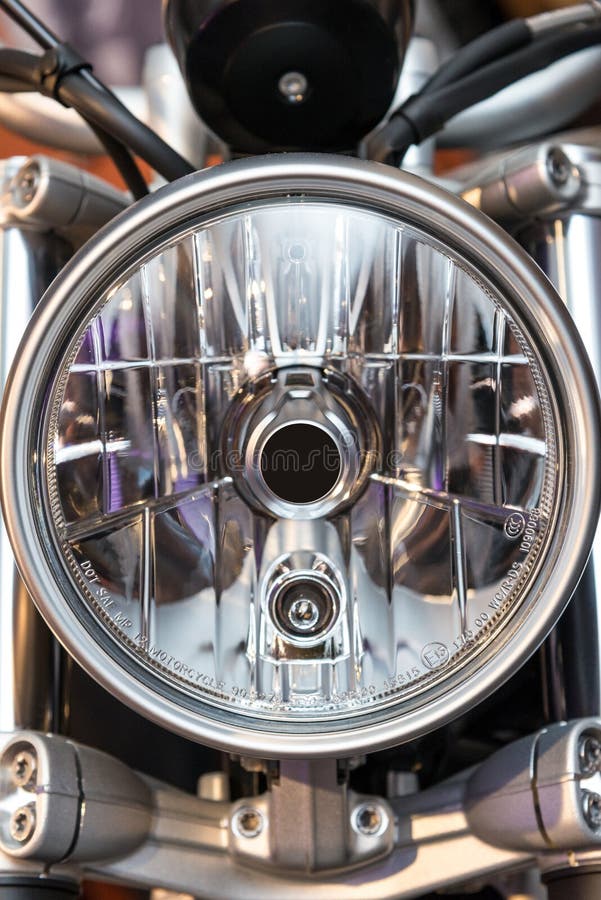 Voller Rahmen des Motorradscheinwerfers lizenzfreies stockfoto Voller Rahmen des Motorradscheinwerfers lizenzfreies stockfoto