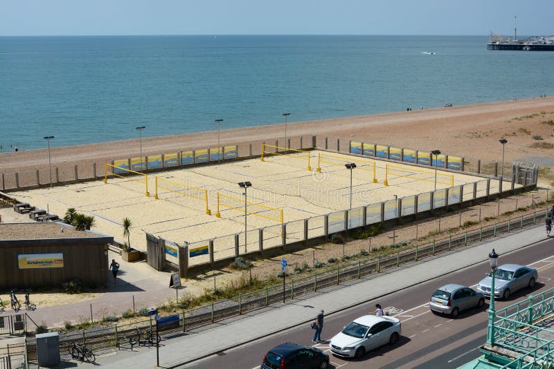 Volleyballhof op het strand van Brighton royalty-vrije stock afbeelding Volleyballhof op het strand van Brighton royalty-vrije stock afbeelding