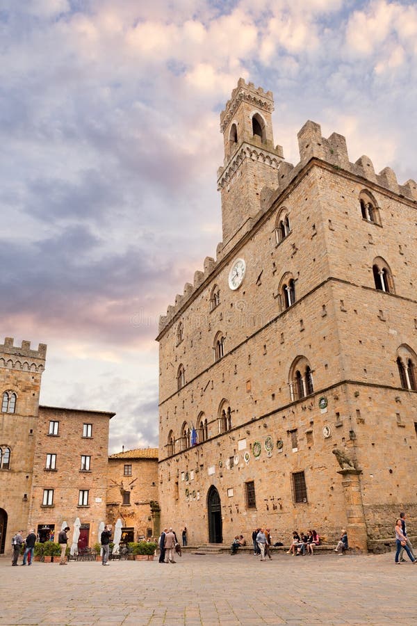 Volterra, główny plac z Palazzo dei Priori obrazy royalty free Volterra, główny plac z Palazzo dei Priori obrazy royalty free