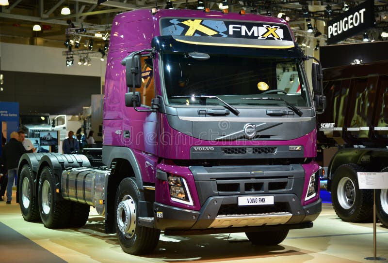 File:Volvo FMX 500 8x4 2014 (14038828497).jpg - Wikimedia Commons