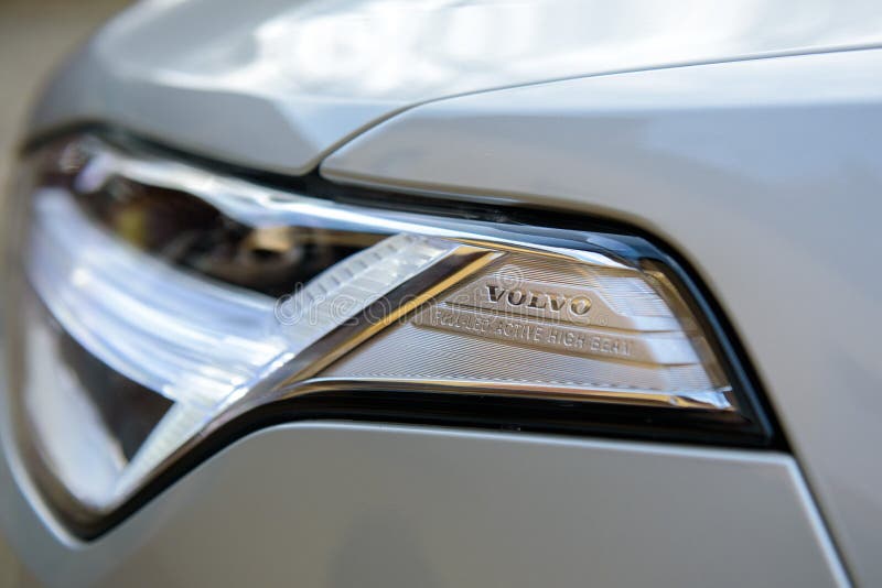 Volvo XC90 Led Headlights with Volvo Logo Thor`s Hammer Design