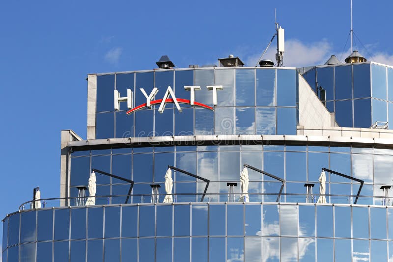 Voorgevel van Hyatt-de Hotelbouw in Kyiv, de Oekraïne stock foto Voorgevel van Hyatt-de Hotelbouw in Kyiv, de Oekraïne stock foto
