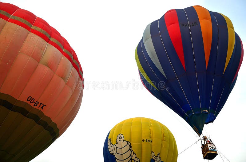Voorraadbeeld van Kleurrijke hete luchtballons stock afbeeldingen Voorraadbeeld van Kleurrijke hete luchtballons stock afbeeldingen