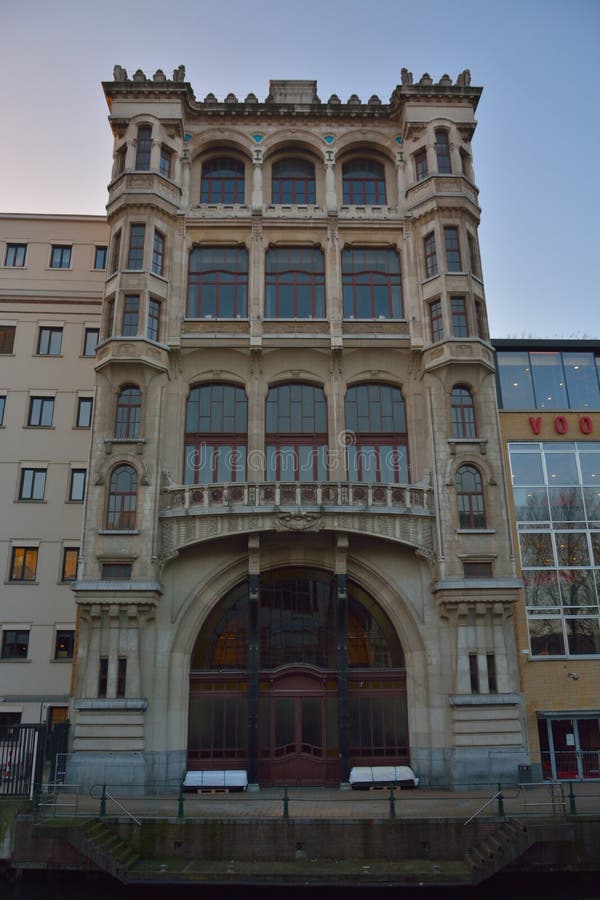 Vooruit is een historisch auditorium van de Voorwaartse Coöperatieve vennootschap stock fotografie Vooruit is een historisch auditorium van de Voorwaartse Coöperatieve vennootschap stock fotografie
