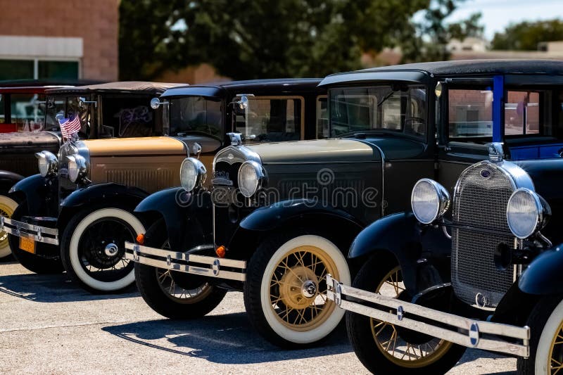 Vorbild für eine Autoshow lizenzfreie stockbilder