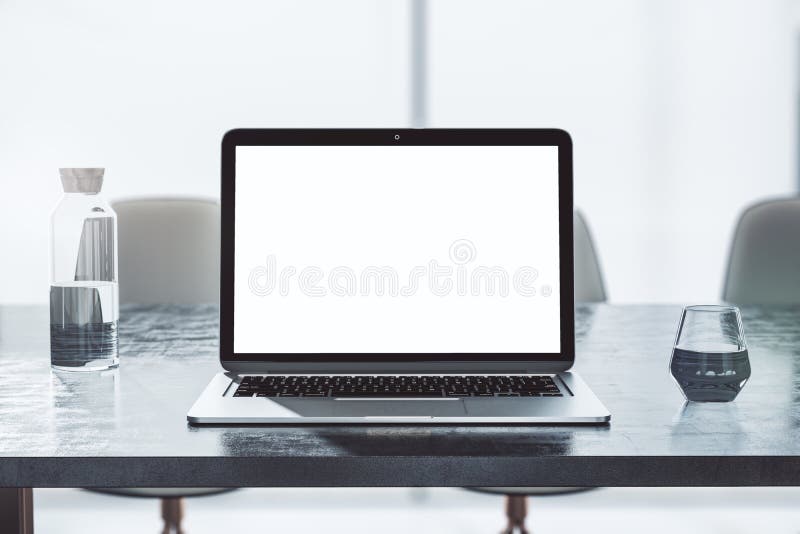 Vorderansicht auf weißem, modernem Notebook-Bildschirm mit Platz für Ihr Logo oder Text auf einem dunkelbetonierten Tisch mit Glas vektor abbildung
