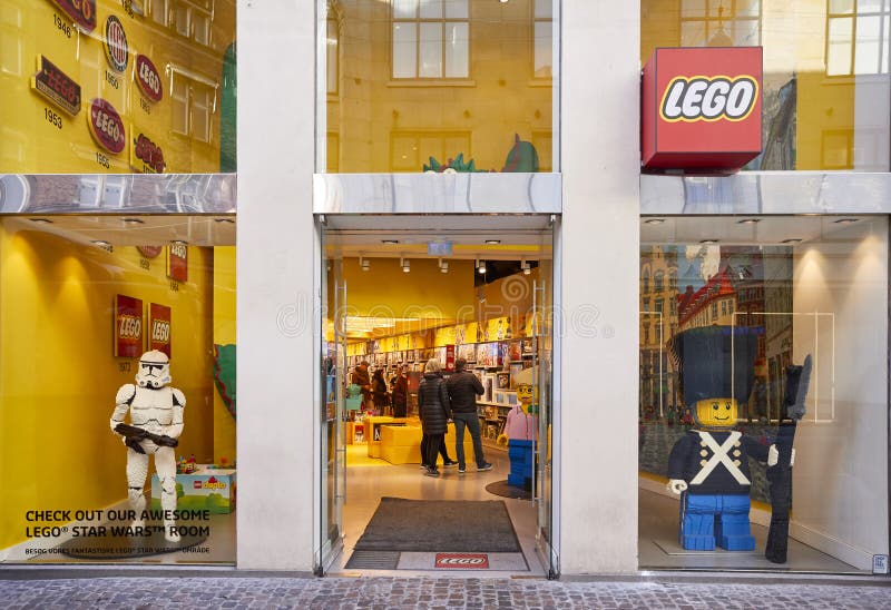 Vorderansicht Von LEGO Store Redaktionelles Stockfoto von einzelverkauf, frontseite: 139769598