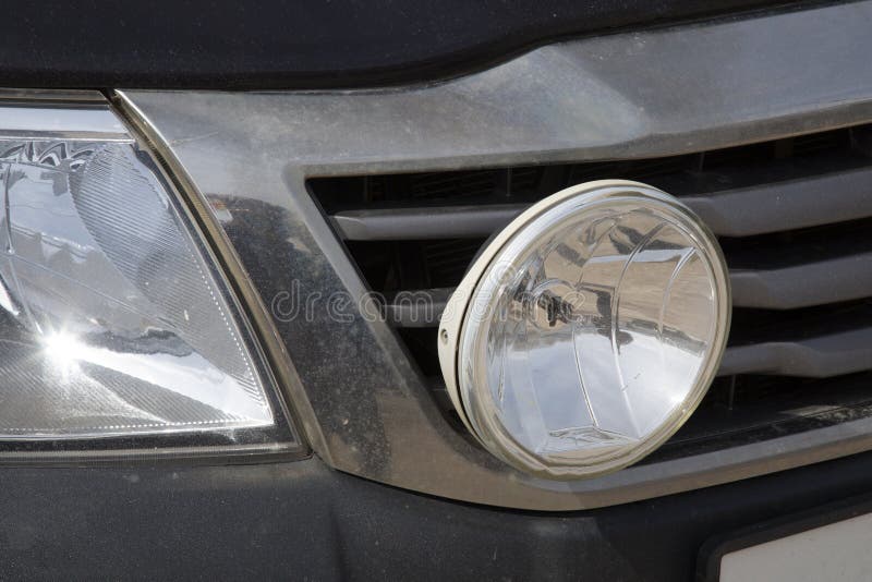 Vorderer Nebelscheinwerfer Der Caradditional Ausrüstung Stockbild - Bild  von auto, lampe: 198529045